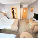 Lounge 2*