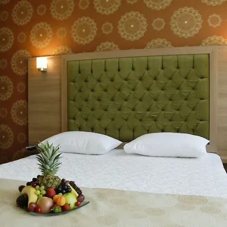 Lounge Отель 2*